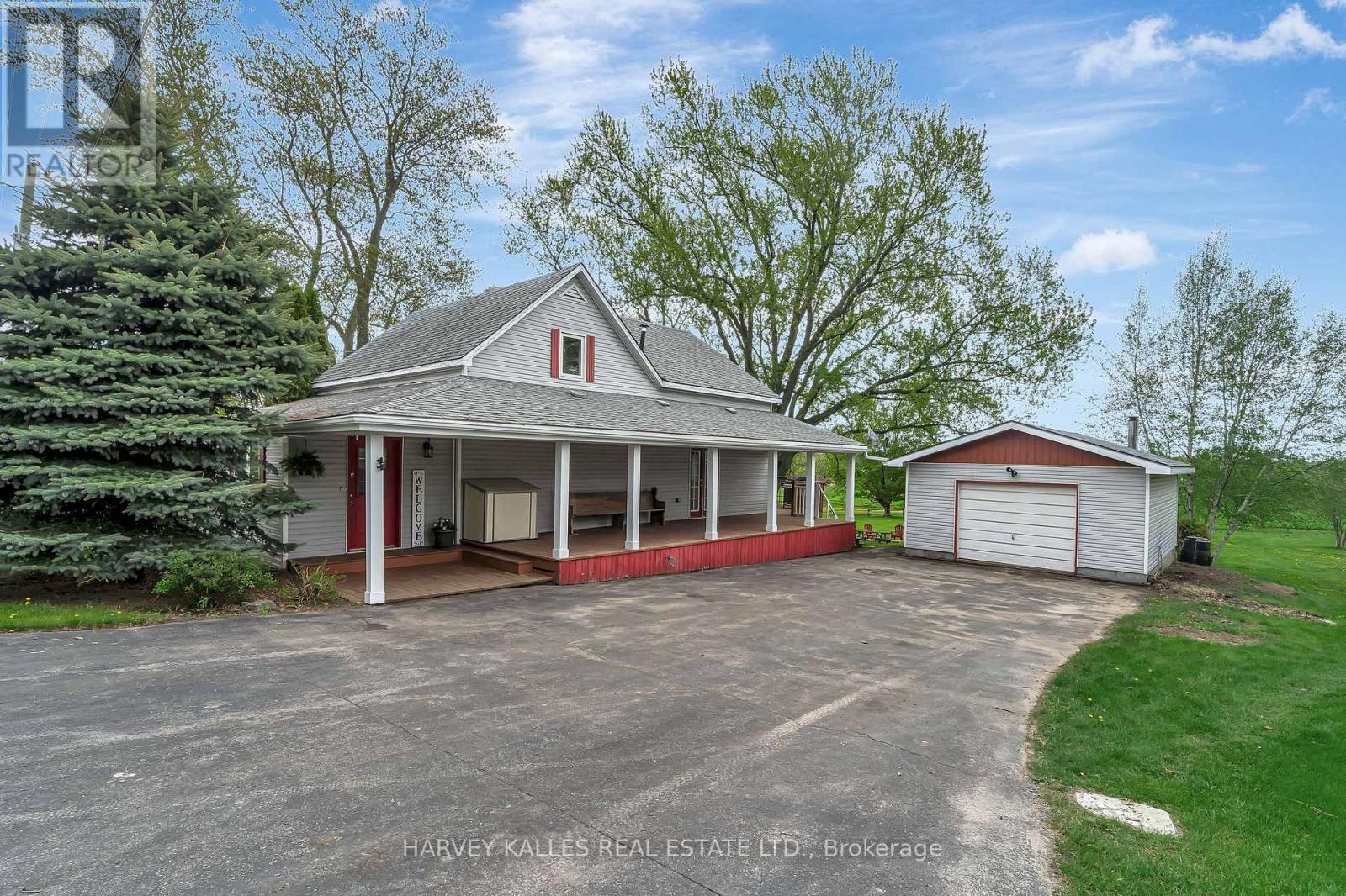 13965 LOYALIST PARKWAY, Prince Edward County, Ontario