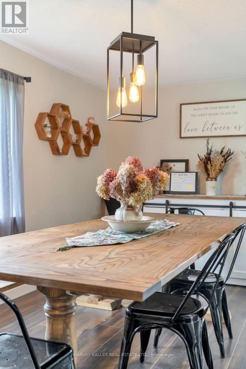 13965 Loyalist Parkway, Prince Edward County, Ontario  K0K 2T0 - Photo 12 - X12635328