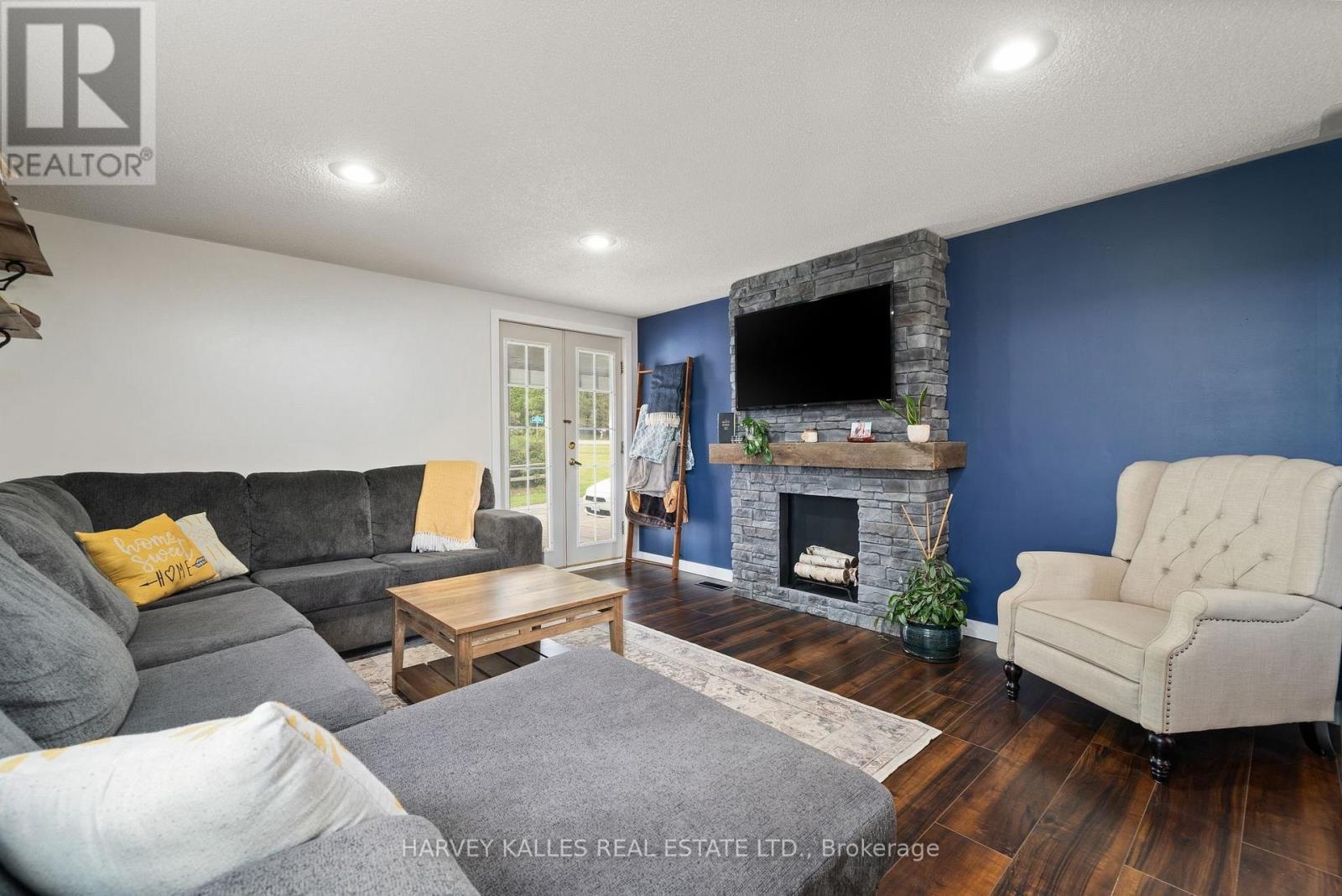 13965 Loyalist Parkway, Prince Edward County, Ontario  K0K 2T0 - Photo 15 - X12635328