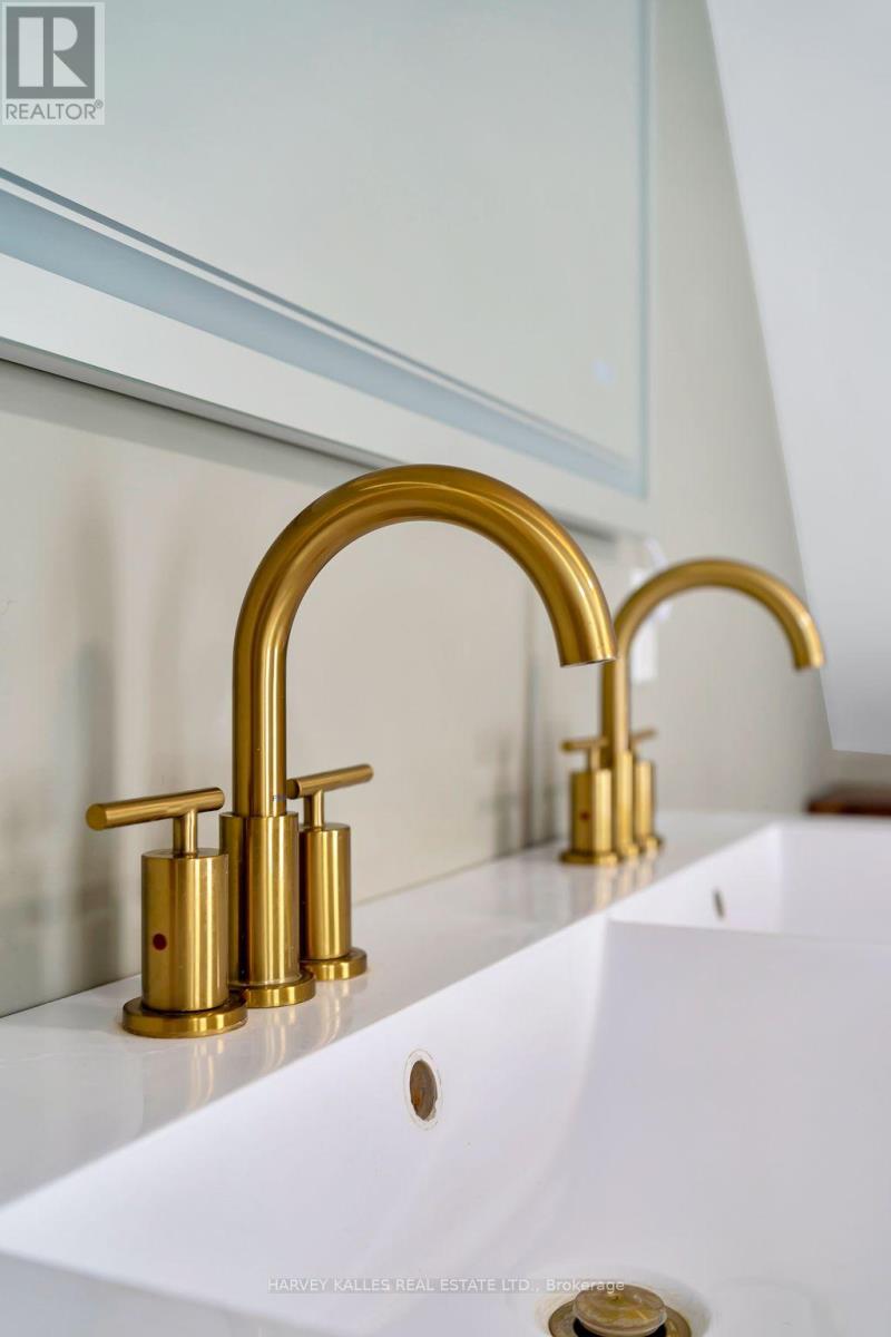 13965 Loyalist Parkway, Prince Edward County, Ontario  K0K 2T0 - Photo 25 - X12635328