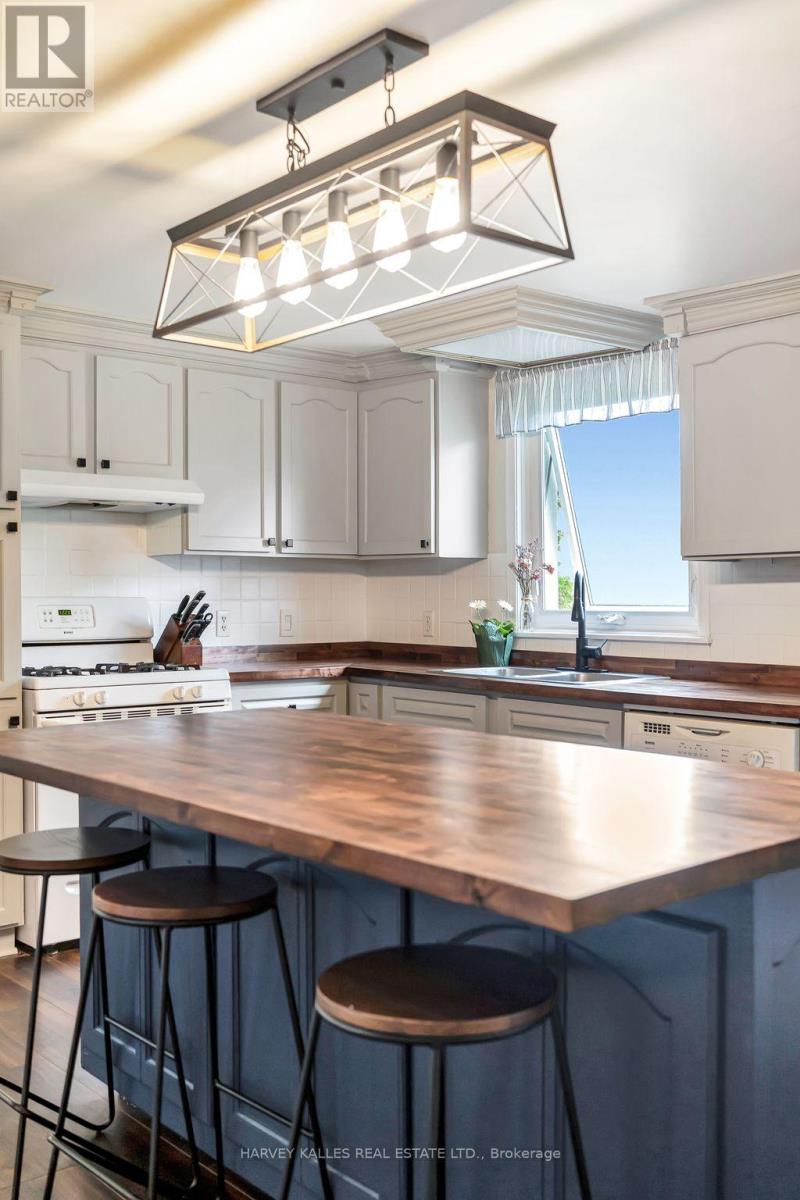 13965 Loyalist Parkway, Prince Edward County, Ontario  K0K 2T0 - Photo 7 - X12635328