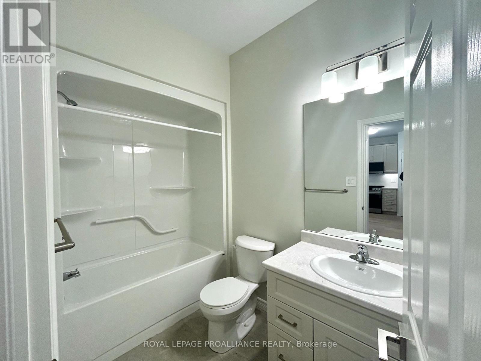 15 - 99 Cloverleaf Drive, Belleville, Ontario  K8N 4Z5 - Photo 5 - X12643628