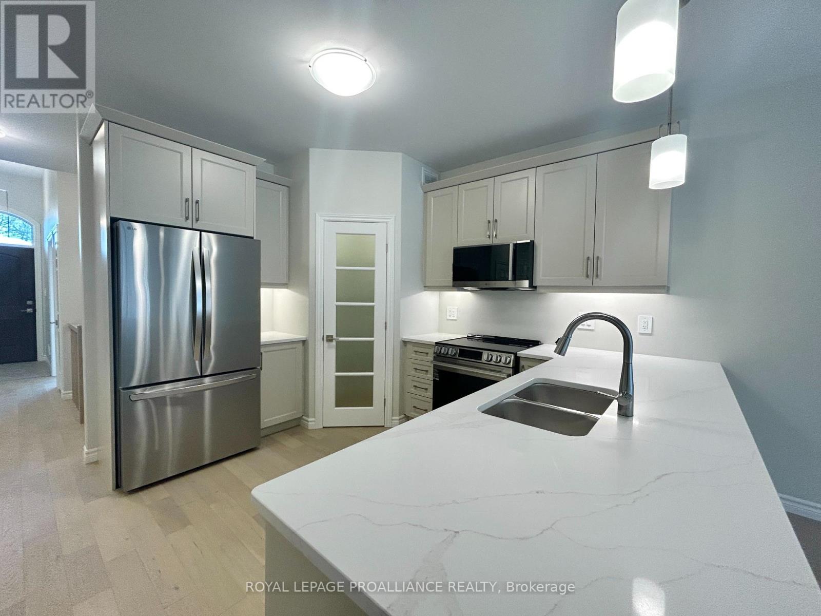 15 - 99 Cloverleaf Drive, Belleville, Ontario  K8N 4Z5 - Photo 6 - X12643628