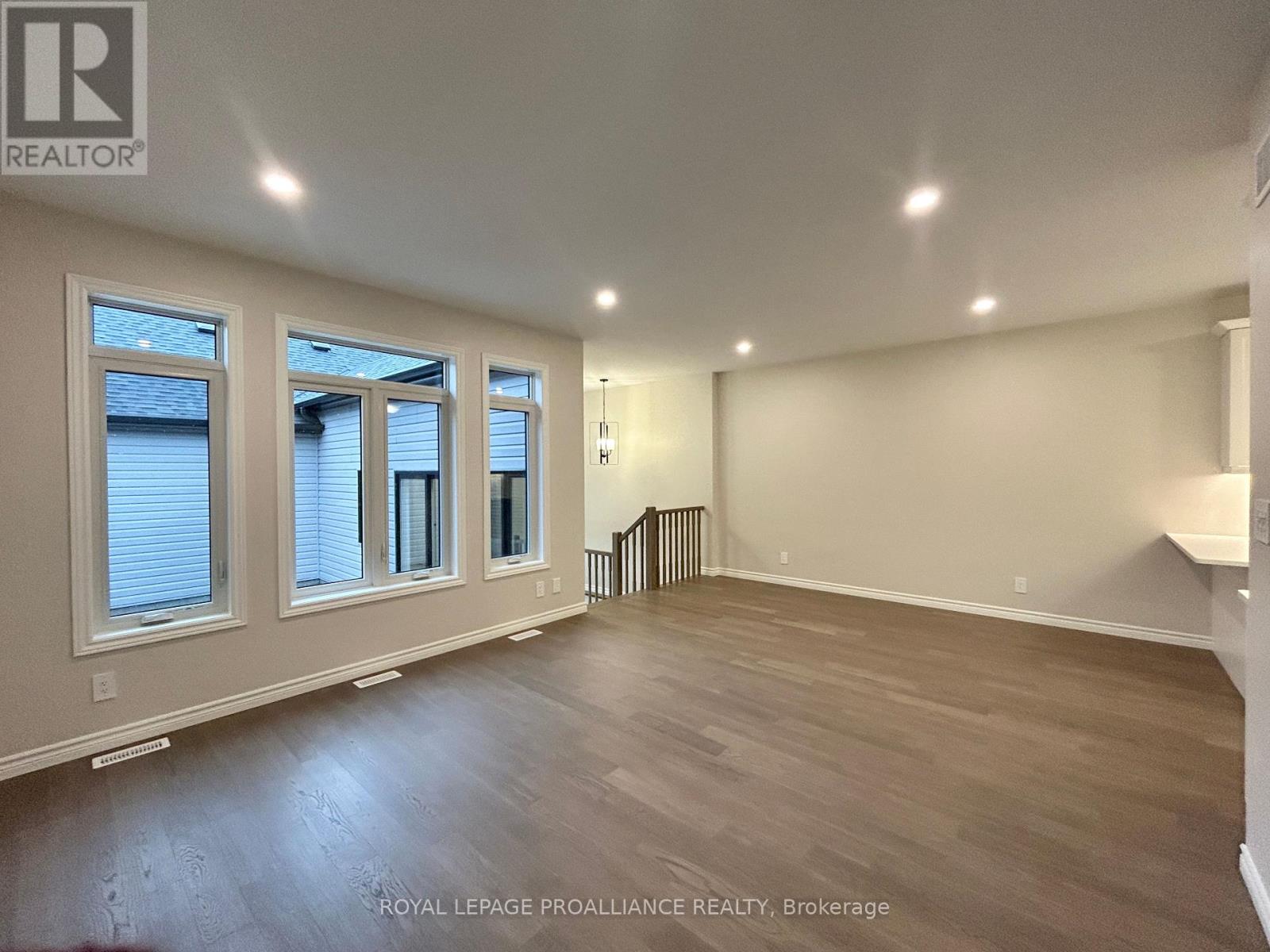 83 Athabaska Drive, Belleville, Ontario  K8N 0T1 - Photo 12 - X12643976