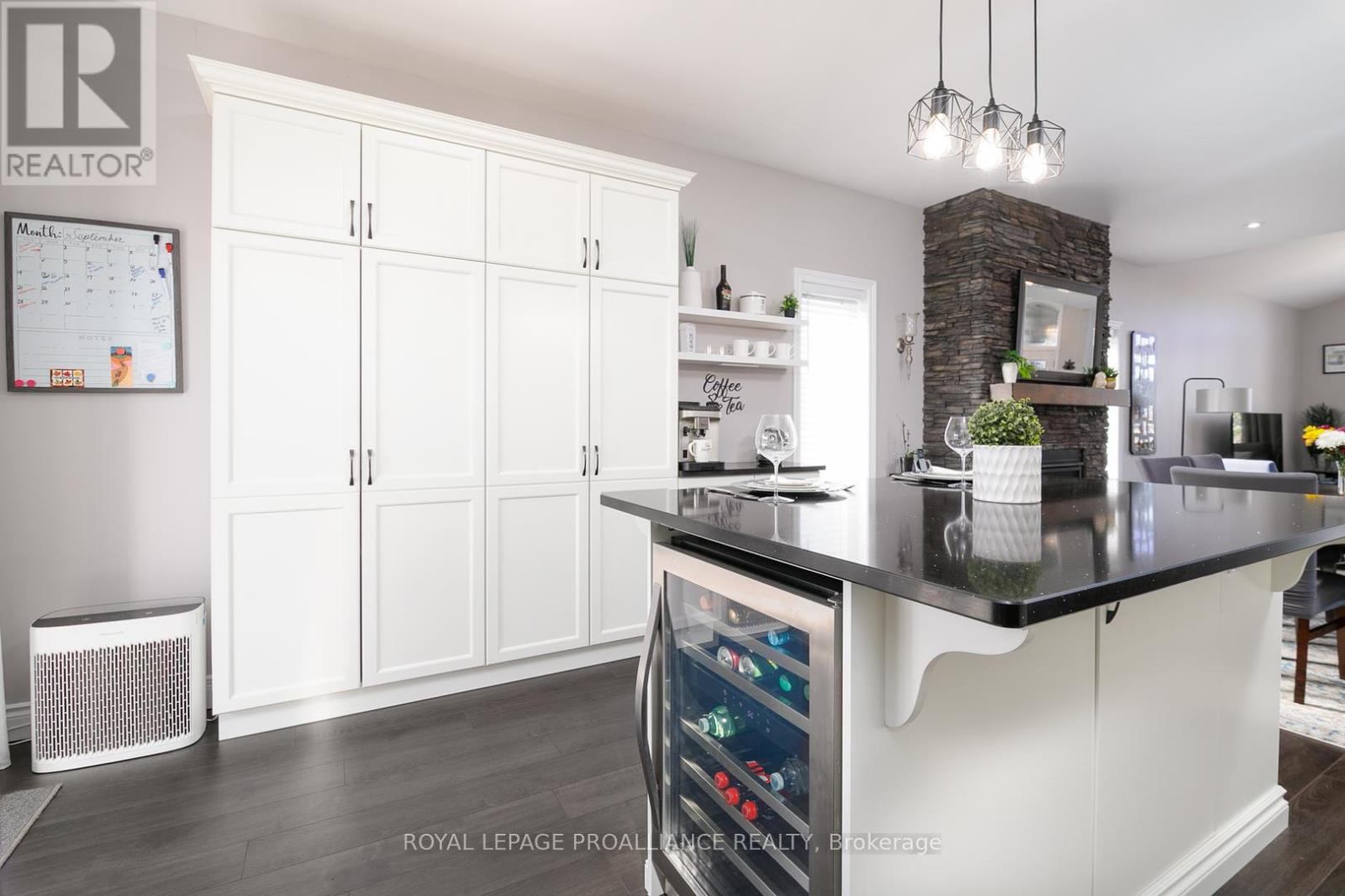 81 Sienna Avenue, Belleville, Ontario  K8P 0E9 - Photo 12 - X12648264