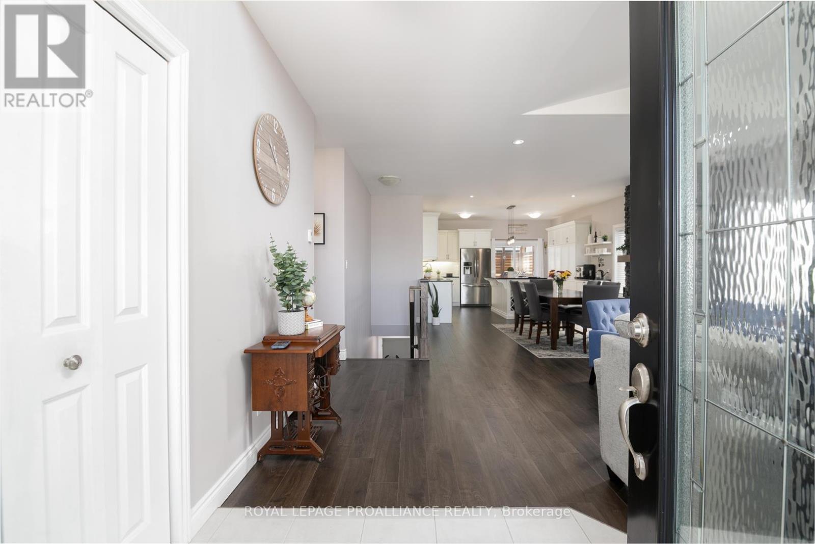 81 Sienna Avenue, Belleville, Ontario  K8P 0E9 - Photo 3 - X12648264