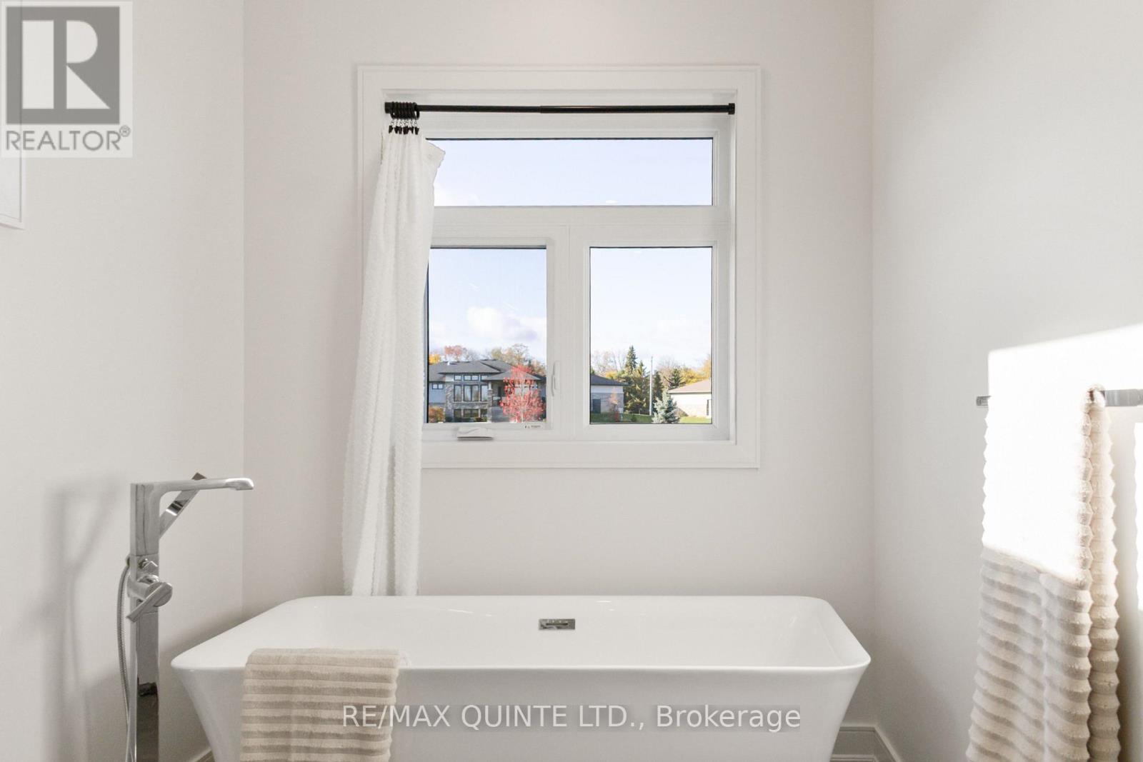 76 Navigation Drive, Prince Edward County, Ontario  K8N 0G1 - Photo 38 - X12660982