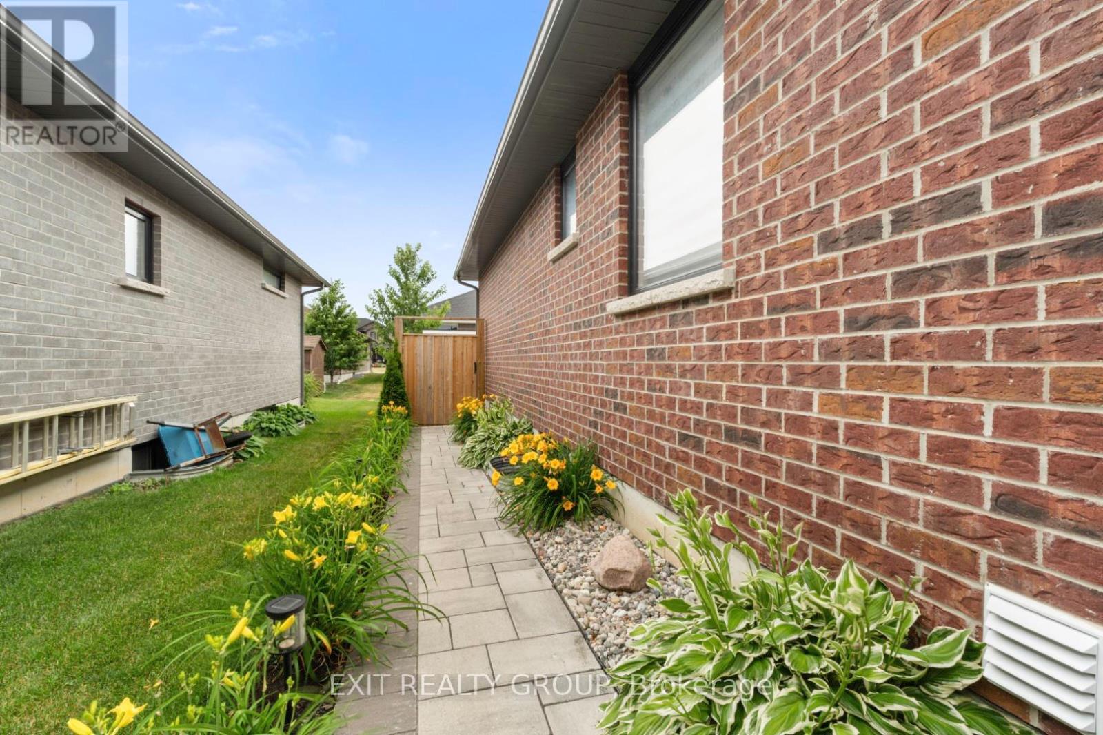 86 Essex Drive, Belleville, Ontario  K8N 0J1 - Photo 38 - X12666386