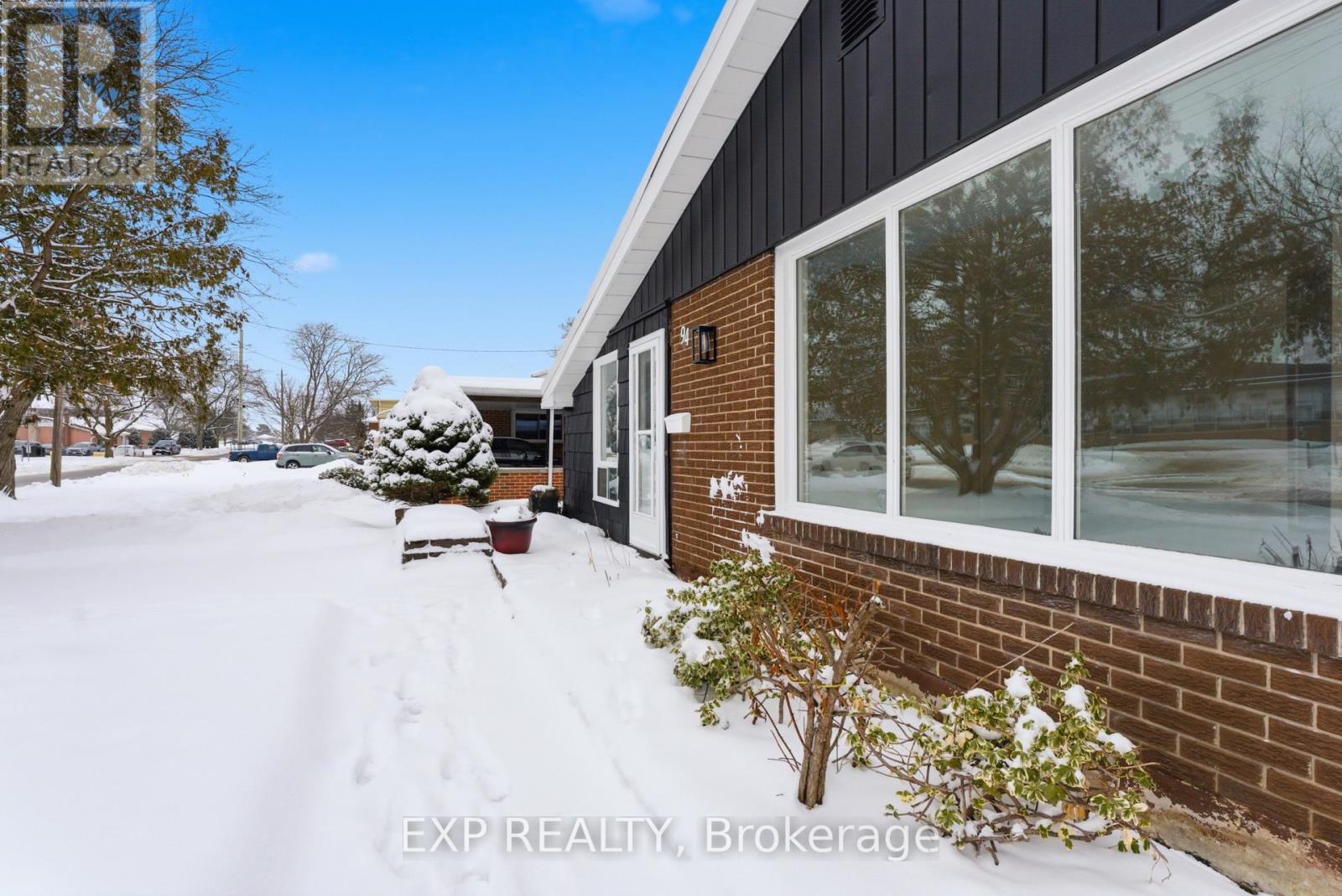 94 Rollins Drive, Belleville, Ontario  K8N 4J5 - Photo 2 - X12670824