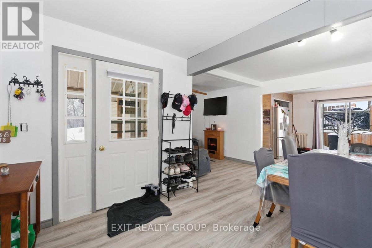 16 Catherine Street, Tyendinaga, Ontario  K0K 3A0 - Photo 3 - X12671166