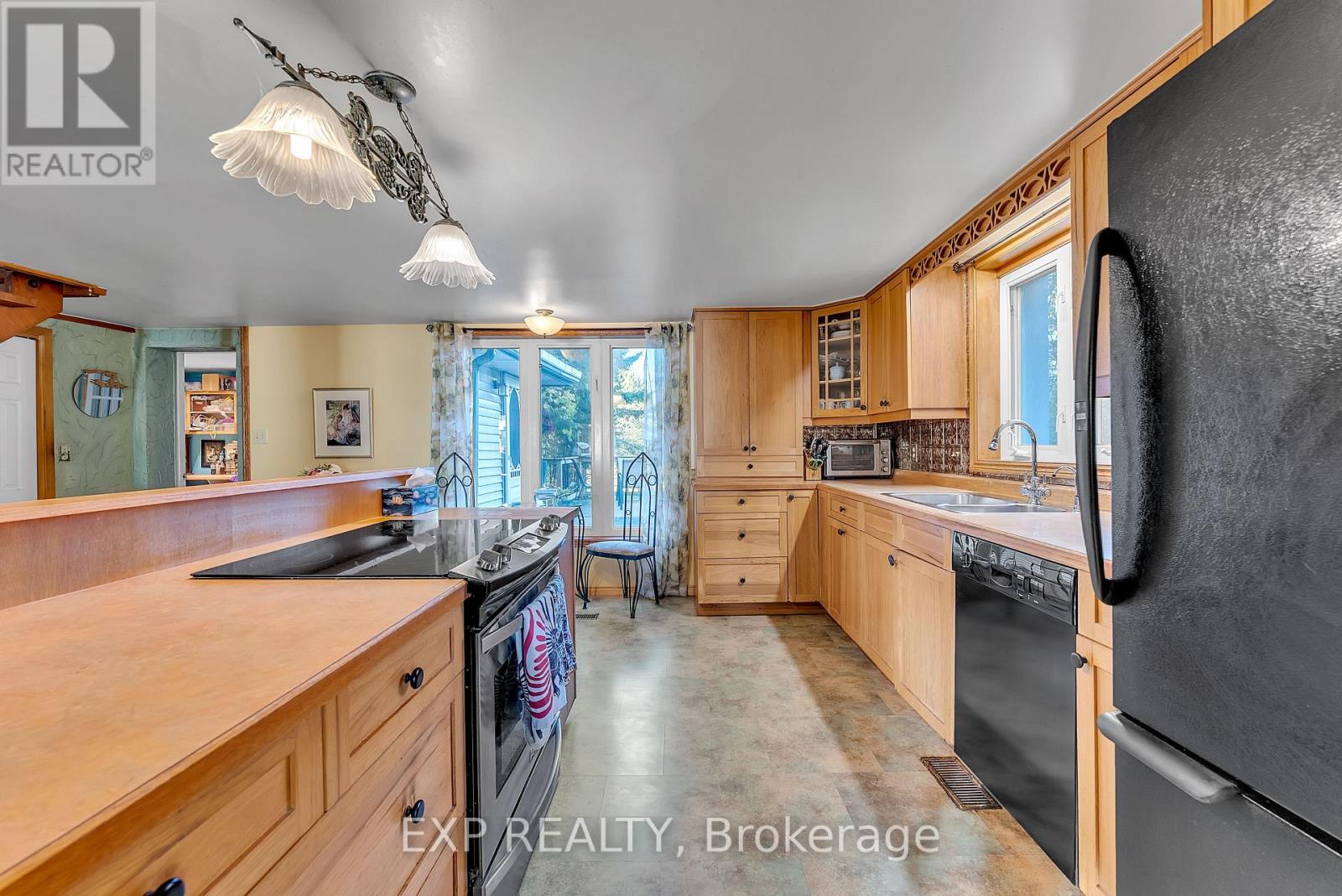 18630 Loyalist Parkway, Prince Edward County, Ontario  K0K 2J0 - Photo 17 - X12671780