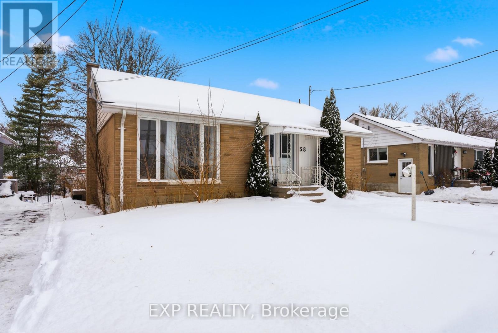 38 Greenlawn Avenue, Belleville, Ontario  K8N 4B5 - Photo 2 - X12672114