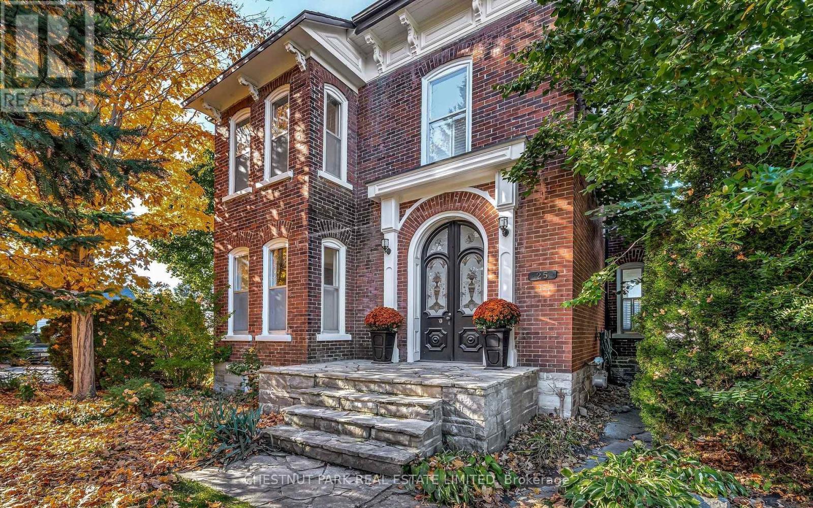 25 PICTON MAIN STREET, Prince Edward County, Ontario