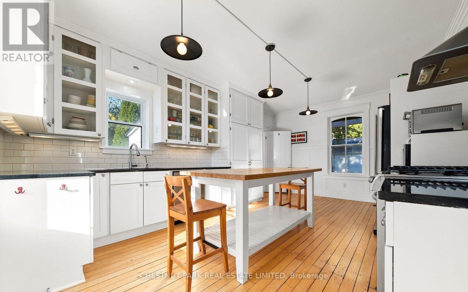 25 Picton Main Street, Prince Edward County, Ontario  K0K 2T0 - Photo 22 - X12675648