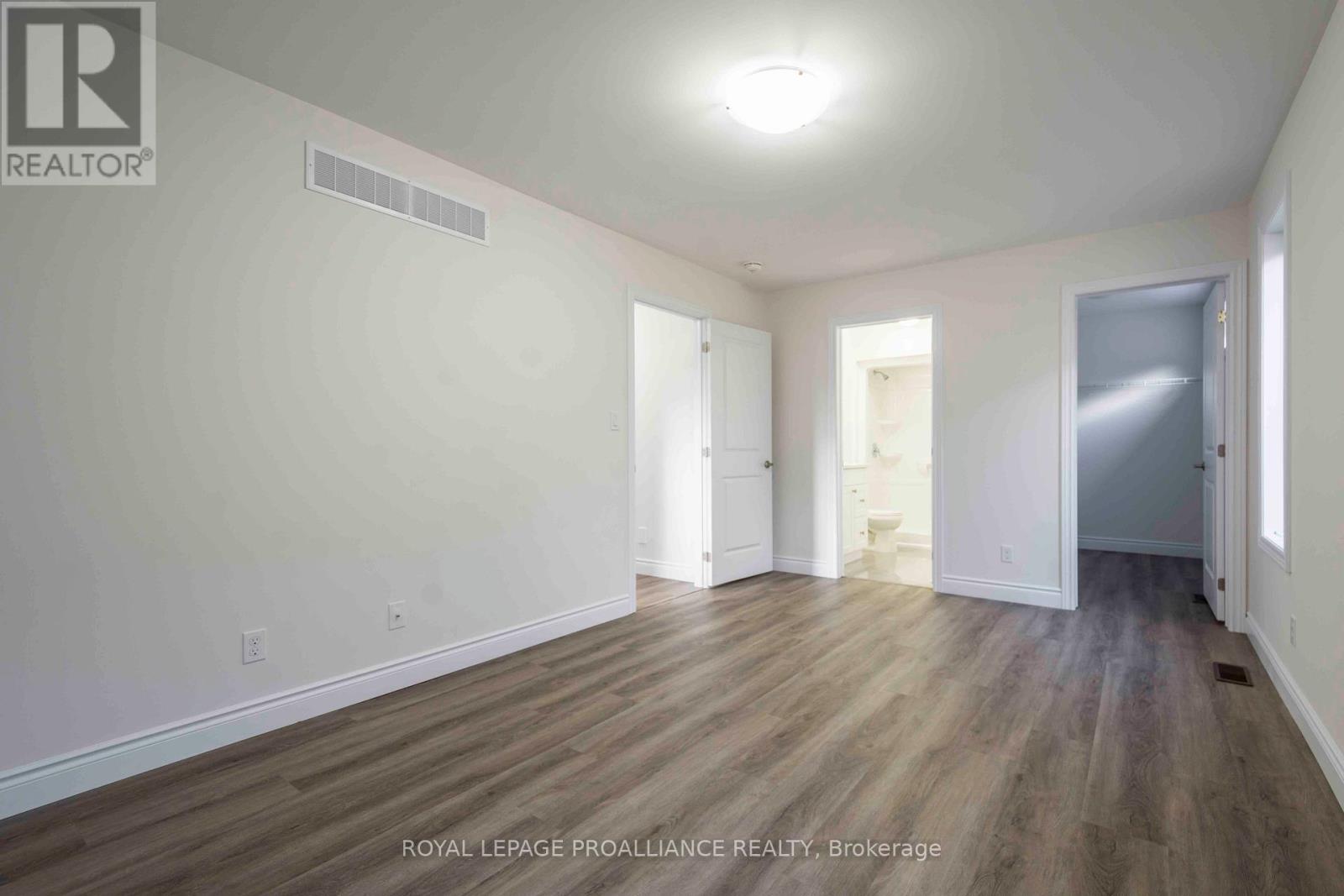 110 Farrington Crescent, Prince Edward County, Ontario  K0K 2T0 - Photo 14 - X12679656