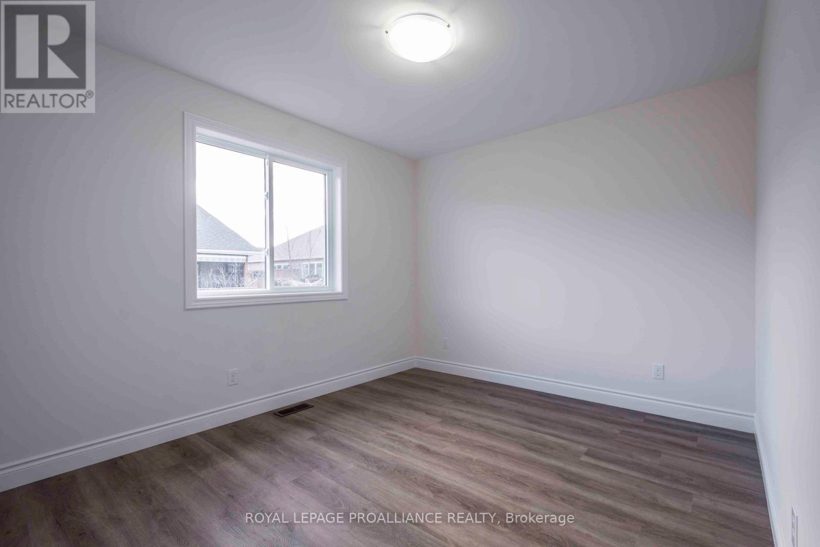 110 Farrington Crescent, Prince Edward County, Ontario  K0K 2T0 - Photo 16 - X12679656