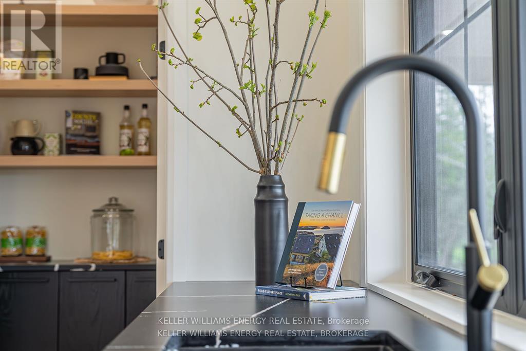 1032 Burr Road, Prince Edward County, Ontario  K0K 1A0 - Photo 27 - X12681312