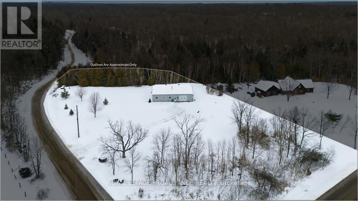 555 DOUGLAS ROAD, Centre Hastings, Ontario