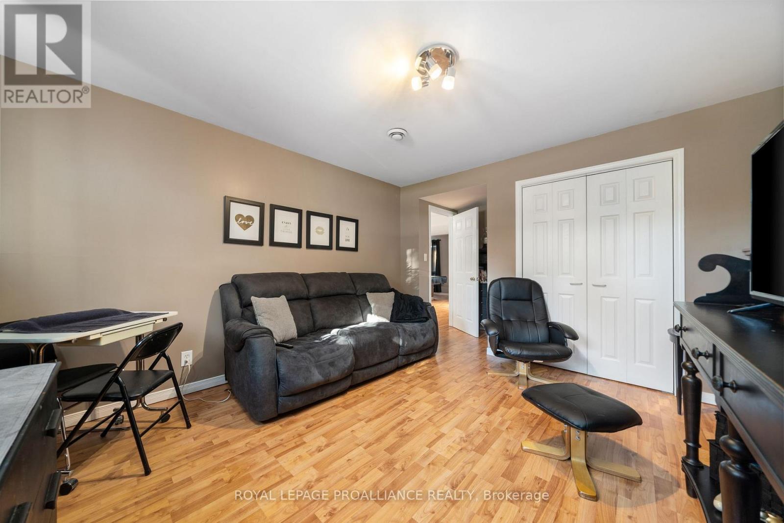 25 Faraday Gardens, Belleville, Ontario  K8P 5J5 - Photo 28 - X12687414