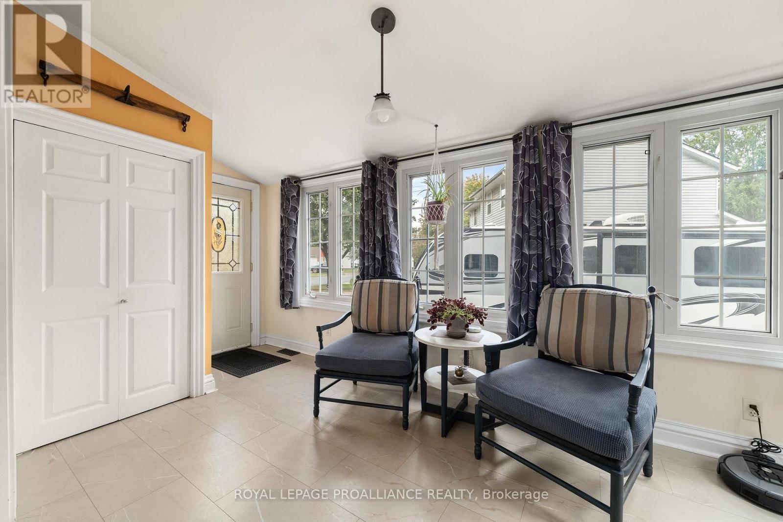 16 Benjamin Street, Belleville, Ontario  K8P 1P7 - Photo 7 - X12689010