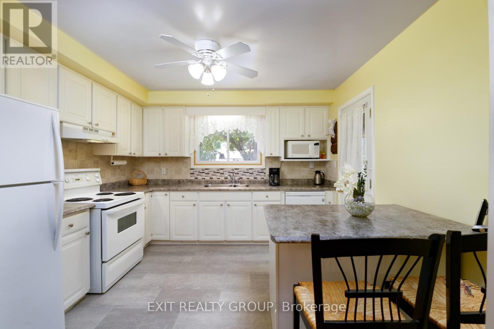 31 Lexington Crescent, Belleville, Ontario  K8P 4L2 - Photo 9 - X12691434