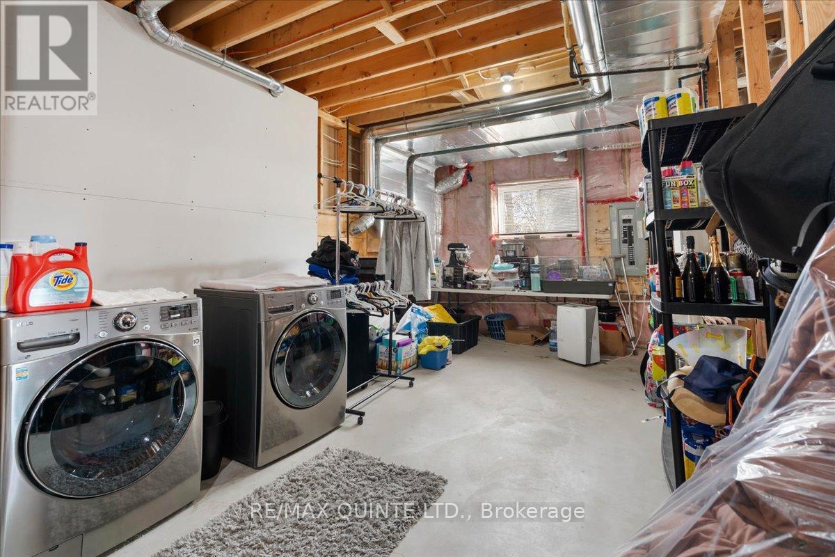 564 Sidney Street, Belleville, Ontario  K8P 4A2 - Photo 34 - X12693070