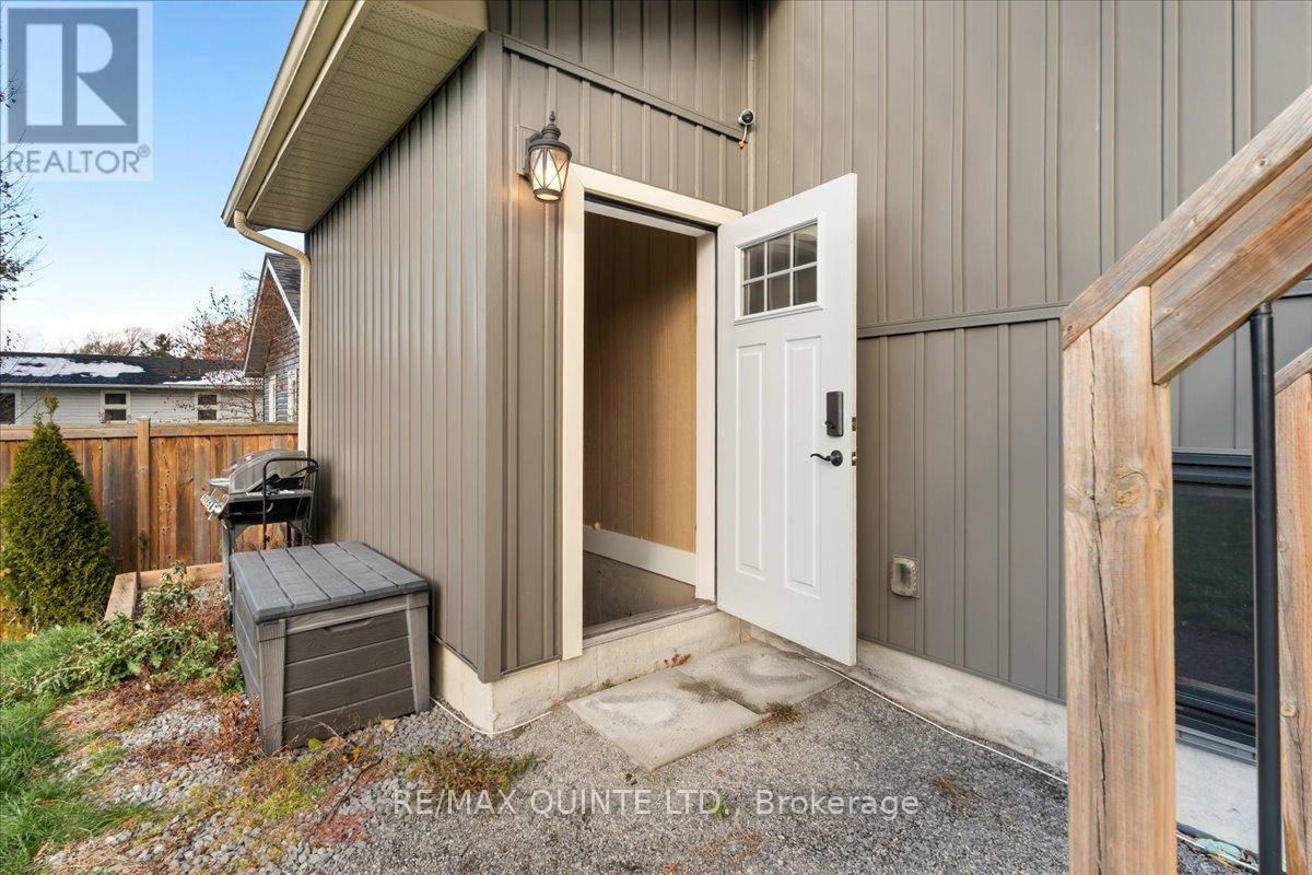 564 Sidney Street, Belleville, Ontario  K8P 4A2 - Photo 38 - X12693070