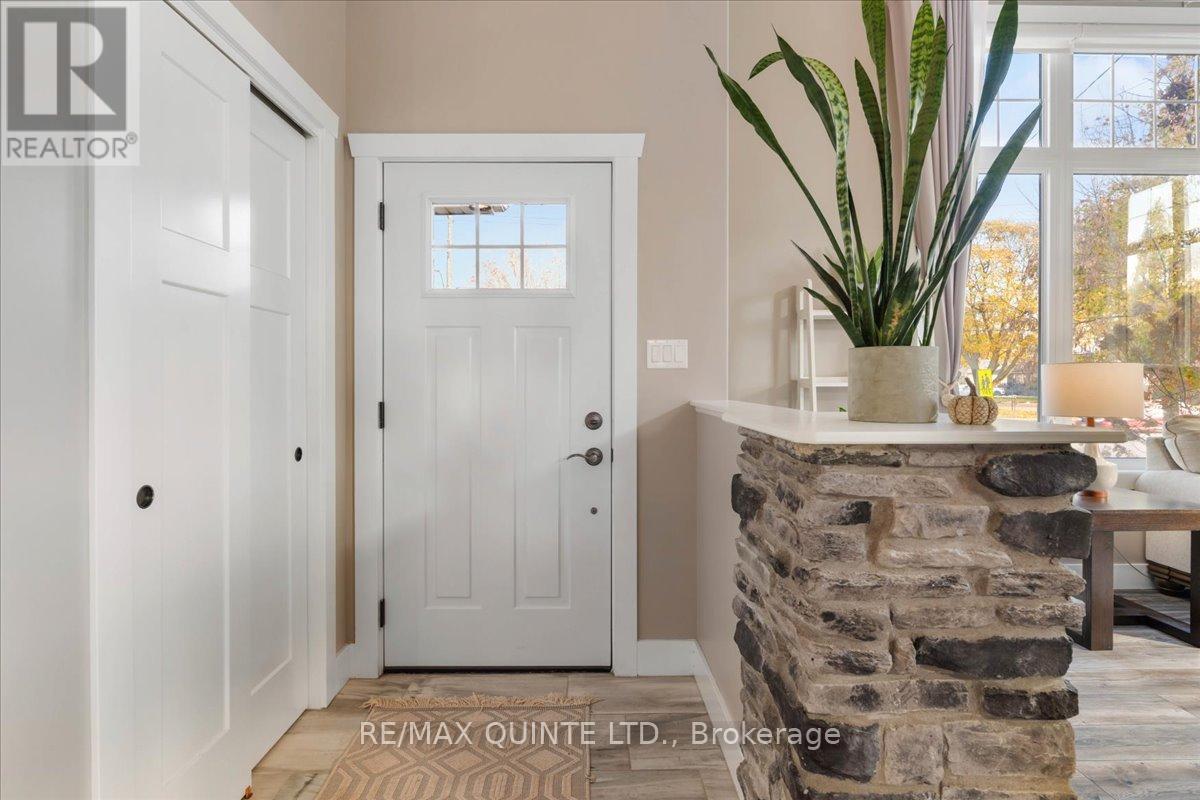 564 Sidney Street, Belleville, Ontario  K8P 4A2 - Photo 5 - X12693070