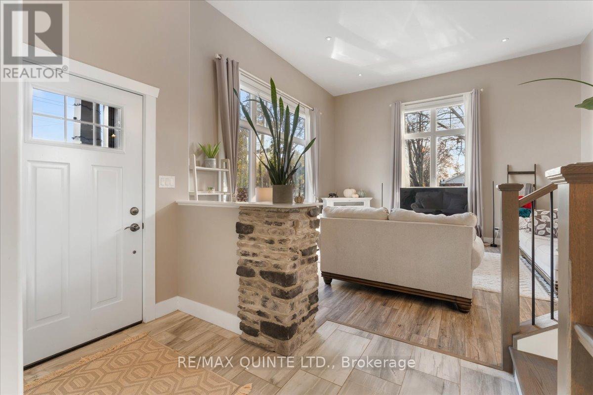 564 Sidney Street, Belleville, Ontario  K8P 4A2 - Photo 6 - X12693070