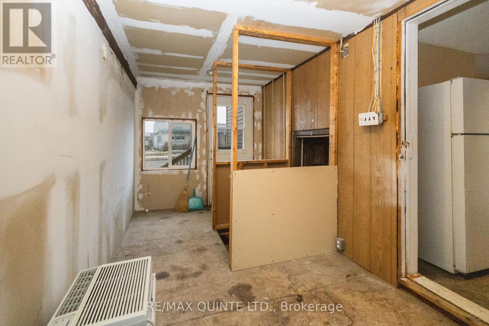 325 Sidney Street, Belleville, Ontario  K8P 3Z5 - Photo 32 - X12697300