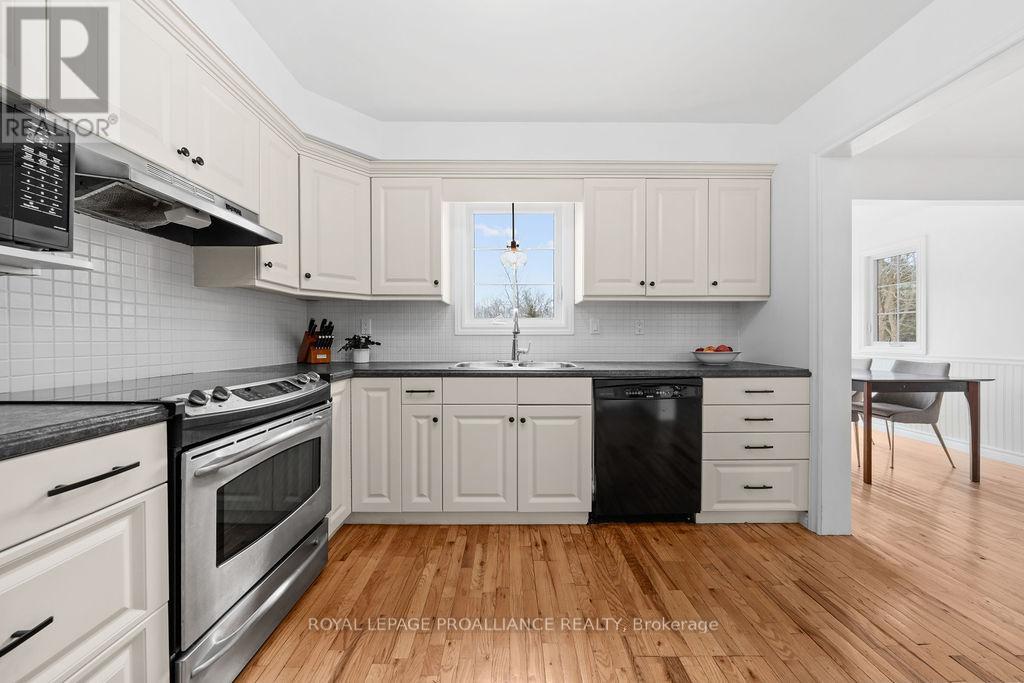 29 Sherwood Crescent, Belleville, Ontario  K8P 5G2 - Photo 11 - X12697742