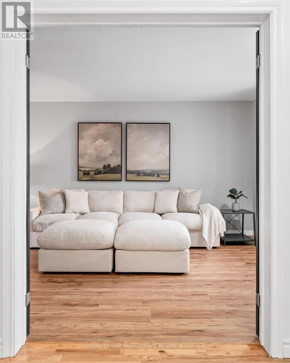 29 Sherwood Crescent, Belleville, Ontario  K8P 5G2 - Photo 3 - X12697742