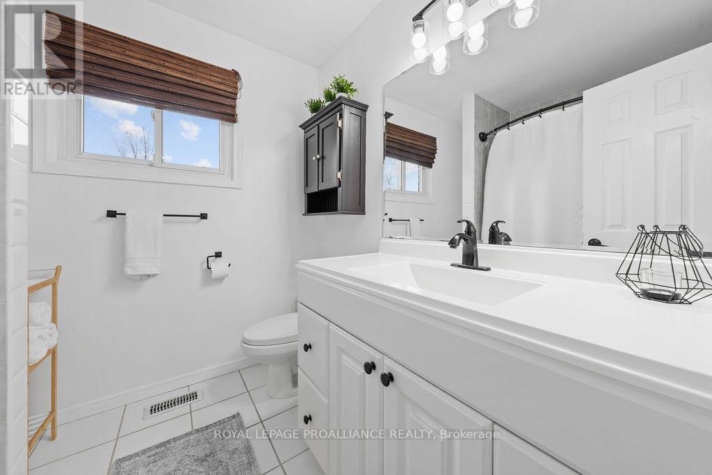 29 Sherwood Crescent, Belleville, Ontario  K8P 5G2 - Photo 33 - X12697742