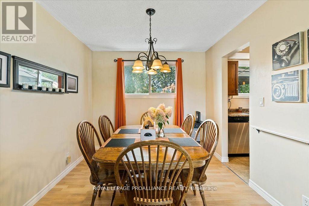 16 Centre Court, Quinte West, Ontario  K0K 2C0 - Photo 13 - X12699194