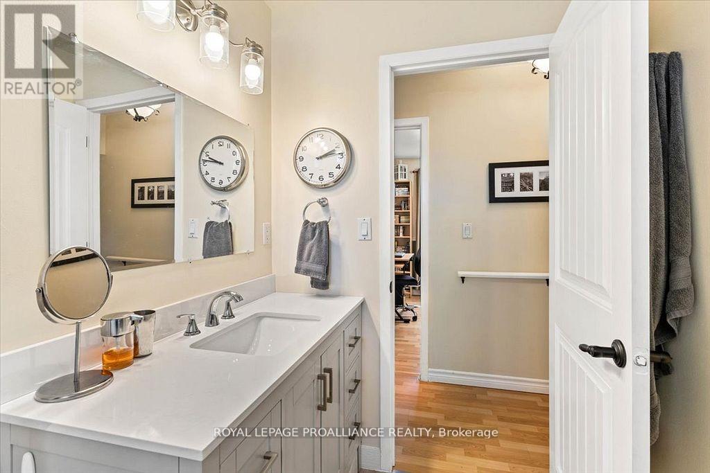 16 Centre Court, Quinte West, Ontario  K0K 2C0 - Photo 24 - X12699194