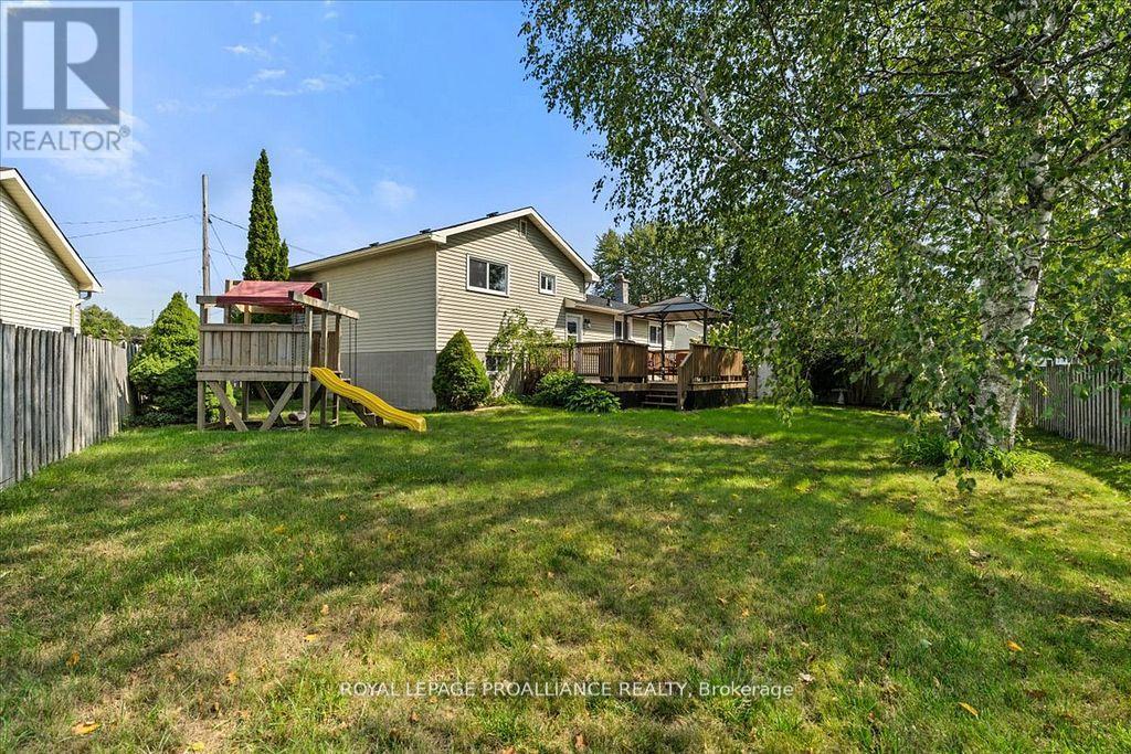 16 Centre Court, Quinte West, Ontario  K0K 2C0 - Photo 35 - X12699194