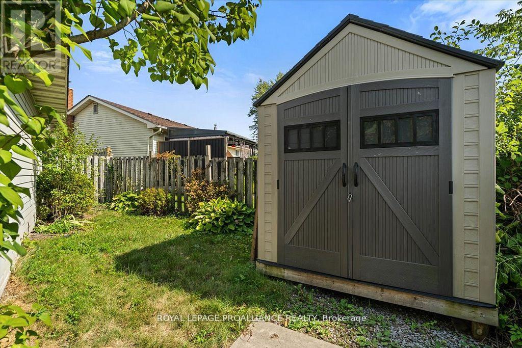 16 Centre Court, Quinte West, Ontario  K0K 2C0 - Photo 38 - X12699194