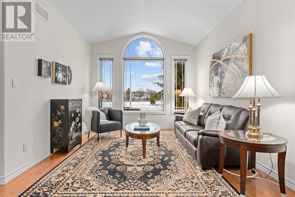 52 Simcoe Drive, Belleville, Ontario  K8N 4Z5 - Photo 13 - X12701434