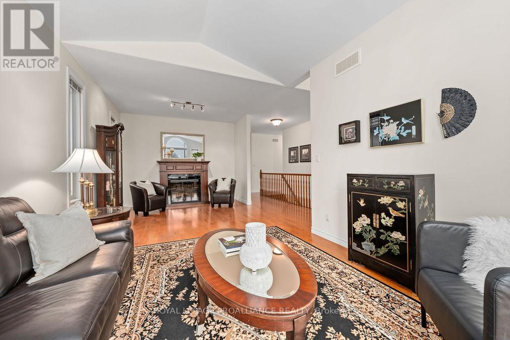 52 Simcoe Drive, Belleville, Ontario  K8N 4Z5 - Photo 14 - X12701434