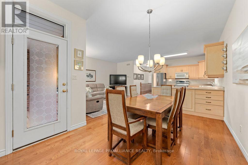 52 Simcoe Drive, Belleville, Ontario  K8N 4Z5 - Photo 27 - X12701434