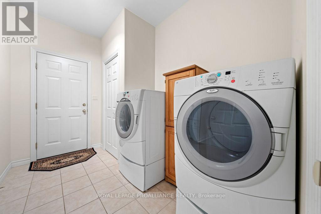 52 Simcoe Drive, Belleville, Ontario  K8N 4Z5 - Photo 39 - X12701434