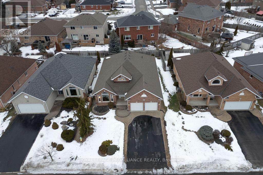 52 Simcoe Drive, Belleville, Ontario  K8N 4Z5 - Photo 7 - X12701434