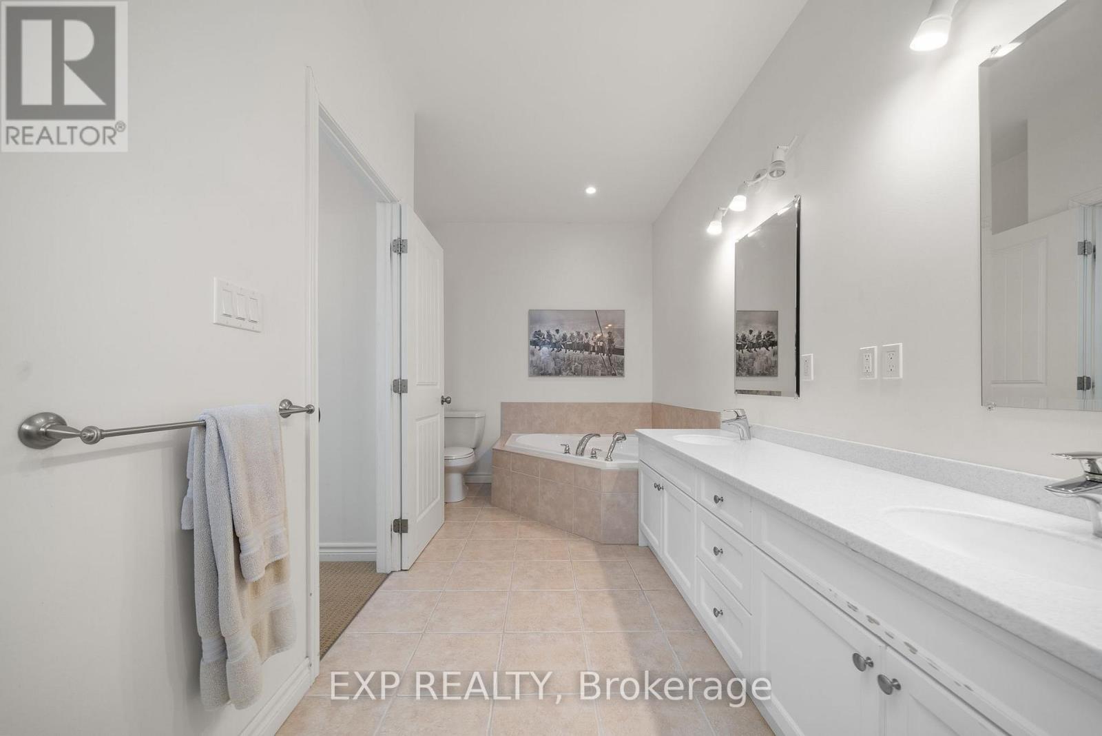 45 Maplehurst Crescent, Prince Edward County, Ontario  K0K 3L0 - Photo 24 - X12706772