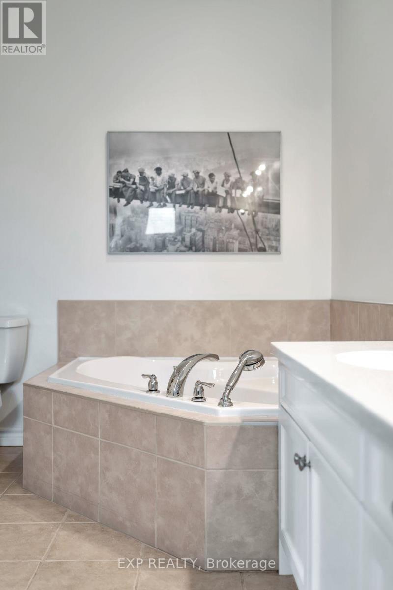 45 Maplehurst Crescent, Prince Edward County, Ontario  K0K 3L0 - Photo 25 - X12706772