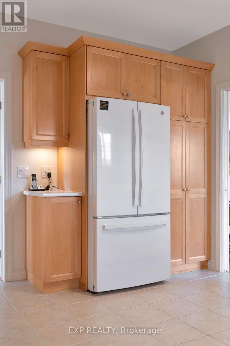 45 Maplehurst Crescent, Prince Edward County, Ontario  K0K 3L0 - Photo 5 - X12706772