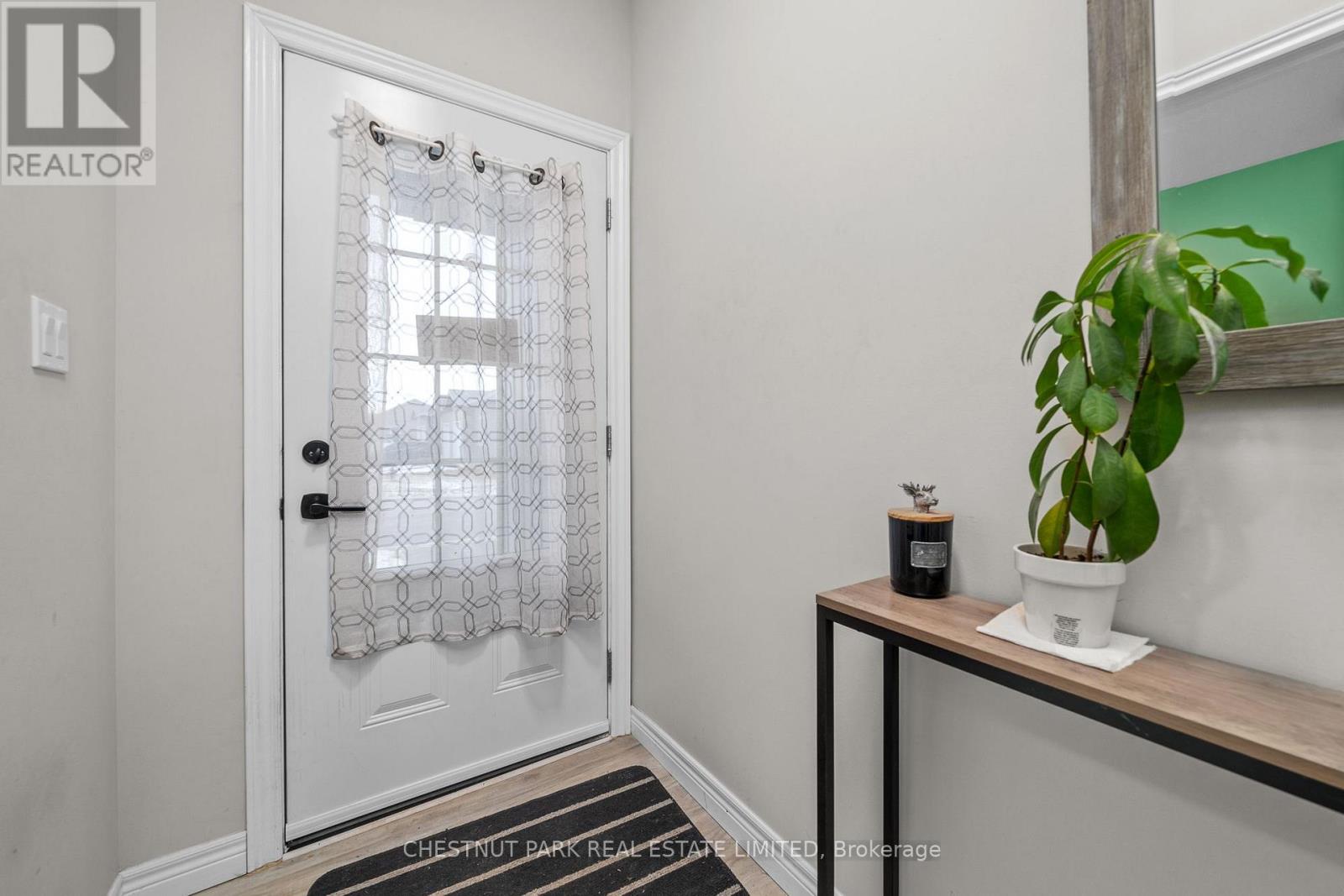 27 Dayton Court, Prince Edward County, Ontario  K0K 2T0 - Photo 2 - X12708372