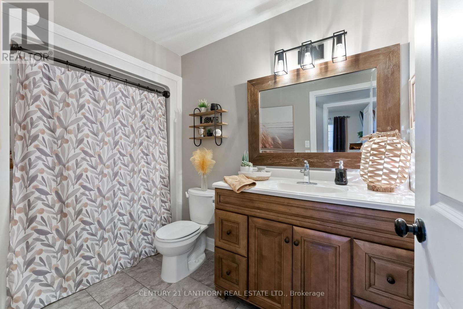 20846 Loyalist Parkway, Prince Edward County, Ontario  K0K 1T0 - Photo 17 - X12712124