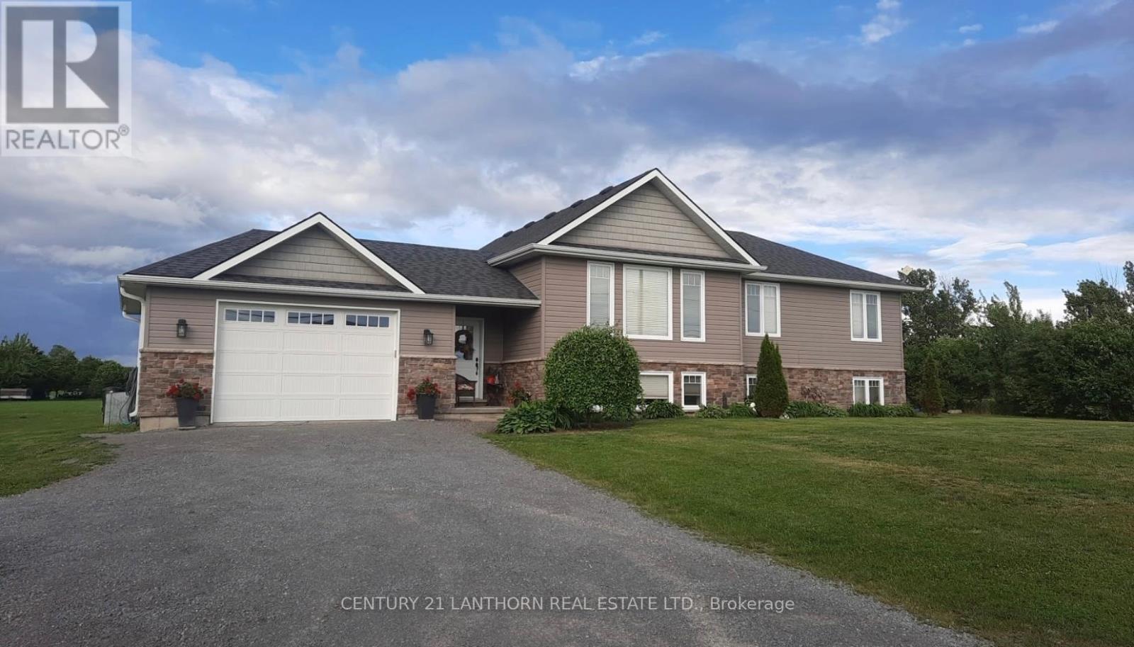 20846 Loyalist Parkway, Prince Edward County, Ontario  K0K 1T0 - Photo 2 - X12712124