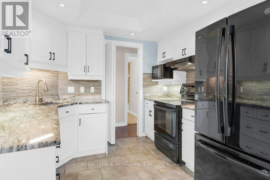 1001 - 2 Front Street, Belleville, Ontario  K8N 5K7 - Photo 14 - X12713870