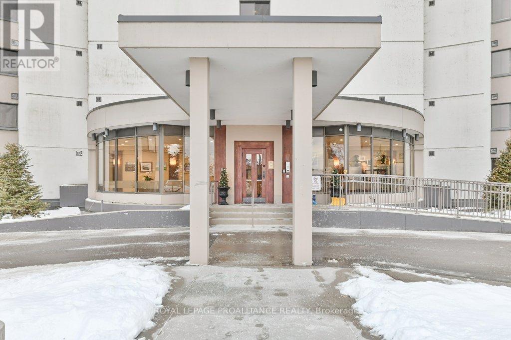 1001 - 2 Front Street, Belleville, Ontario  K8N 5K7 - Photo 4 - X12713870